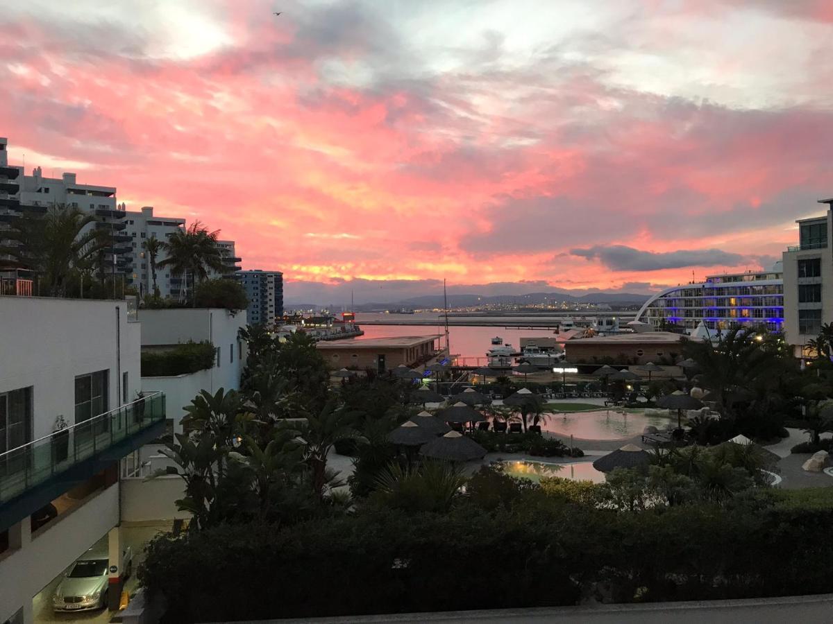 גיברלטר Swimming Pools Apartment In Ocean Village - 2 Bed 2 Bath Rock View מראה חיצוני תמונה