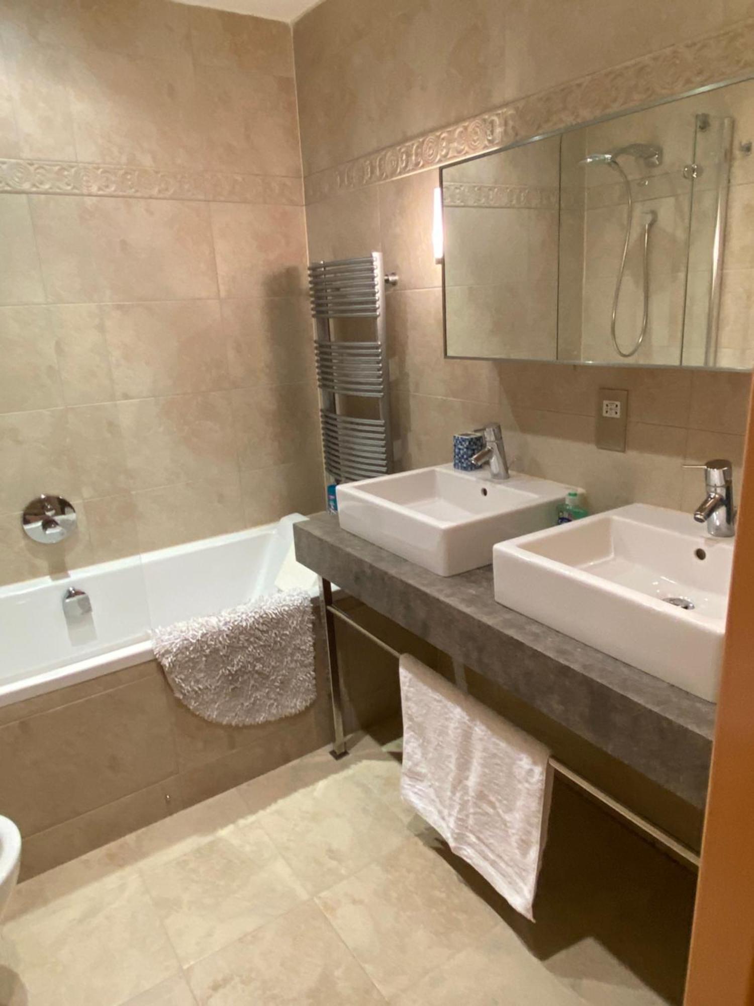 גיברלטר Swimming Pools Apartment In Ocean Village - 2 Bed 2 Bath Rock View מראה חיצוני תמונה